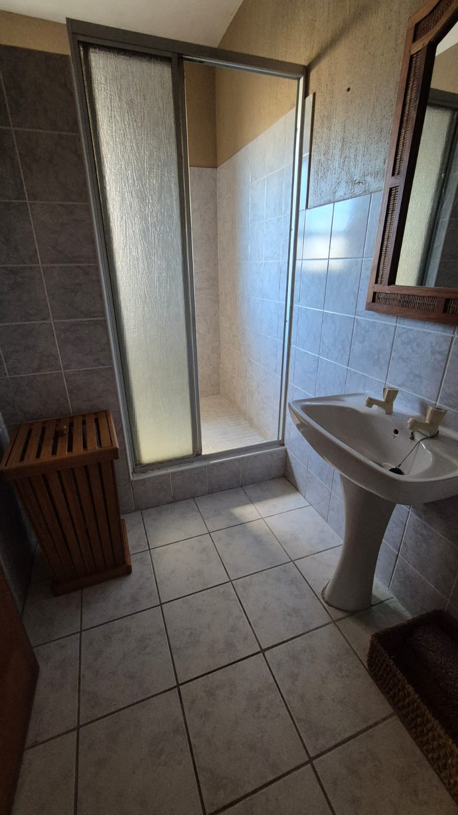 To Let 3 Bedroom Property for Rent in Wavecrest Eastern Cape